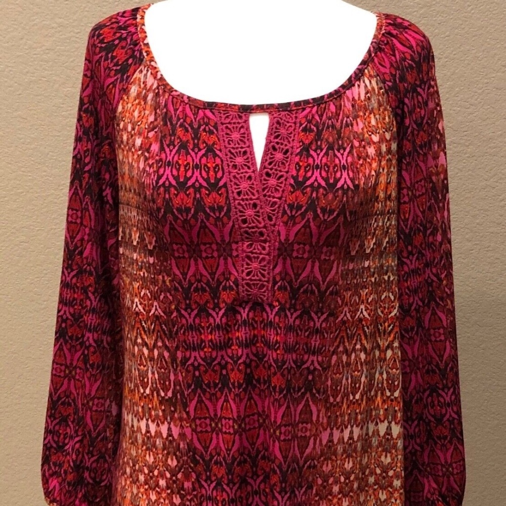 Women's cb Established 1962 Scoop Neck Crochet/Keyhole 3/4 Sleeve Top Size M